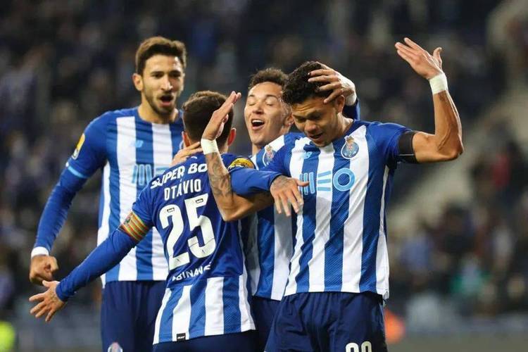 包含波尔图冲刺阶段手感冰凉，志在世俱杯名次提升，话题不断，资深球员宣示担当的词条