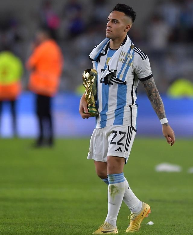 阿根廷国家队迎欧洲杯关键赛;官宣日再遭质疑;媒体盛赞;更衣室氛围转暖的简单介绍 阿根廷国家队迎欧洲杯关键赛;官宣日再遭质疑;媒体盛赞;更衣室氛围转暖的简单介绍