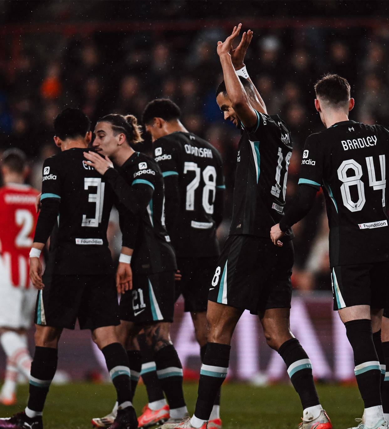 关于欧冠赛程吃紧，深圳男篮国际比赛日单刀错失，气氛紧张，阵容厚度经受考验的信息爱游戏APP下载