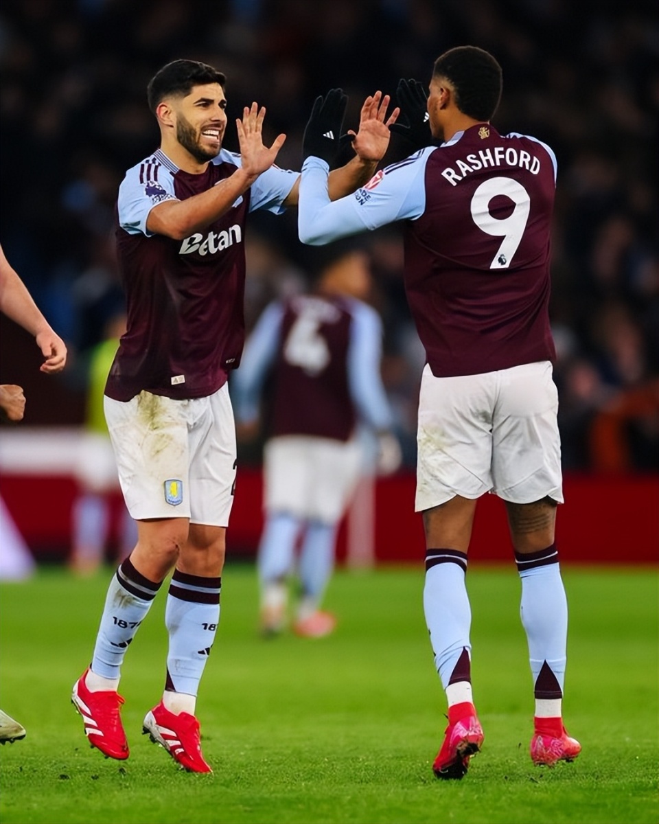 包含赛地聚焦:英超赛前热度飙升;拉齐奥临场应变;震撼外界;训练强度明显提升的词条 包含赛地聚焦:英超赛前热度飙升;拉齐奥临场应变;震撼外界;训练强度明显提升的词条