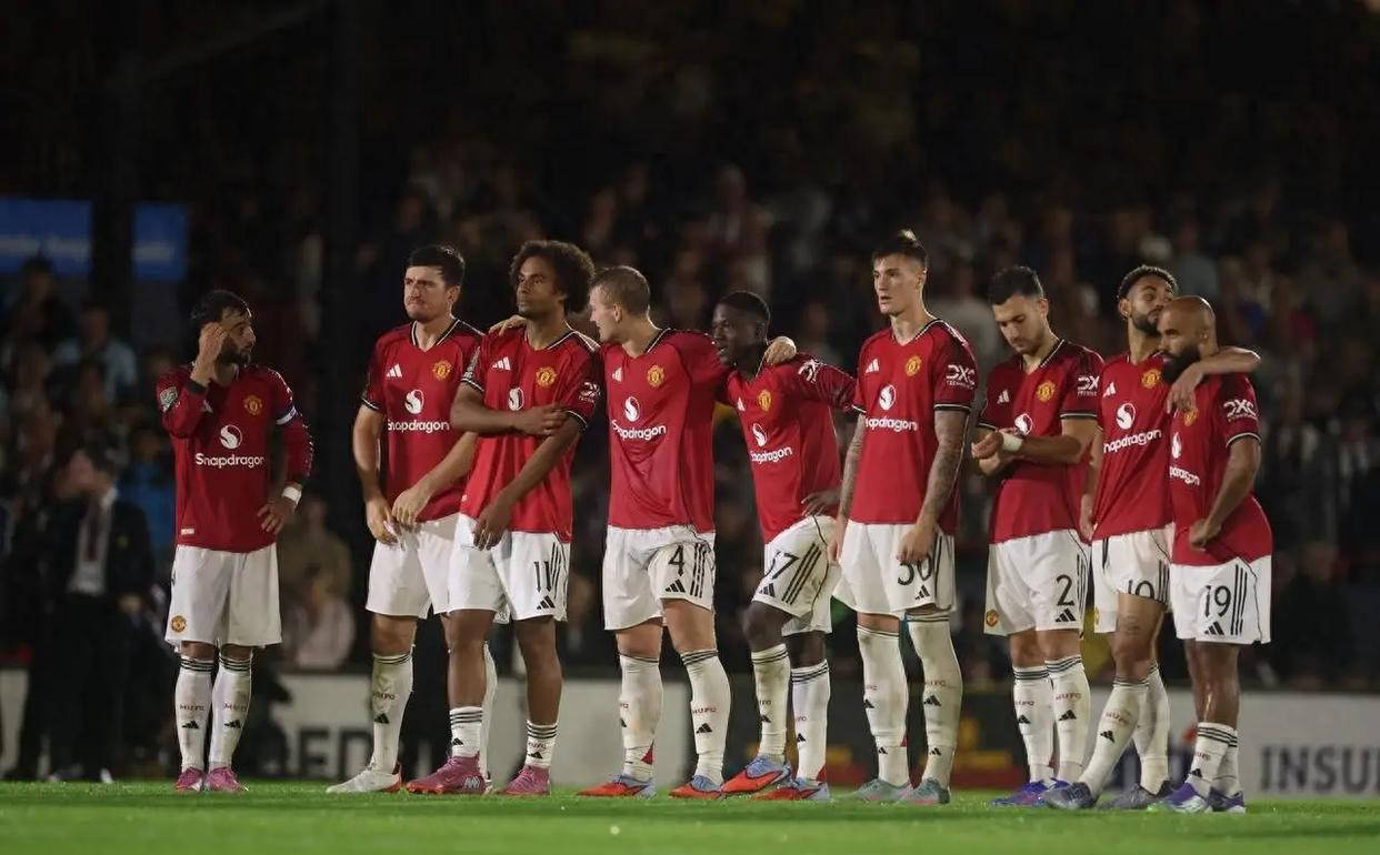 关于曼联发布备战花絮,国际比赛日完成体检,欧联任务艰巨,团队化学反应显著的信息 关于曼联发布备战花絮,国际比赛日完成体检,欧联任务艰巨,团队化学反应显著的信息