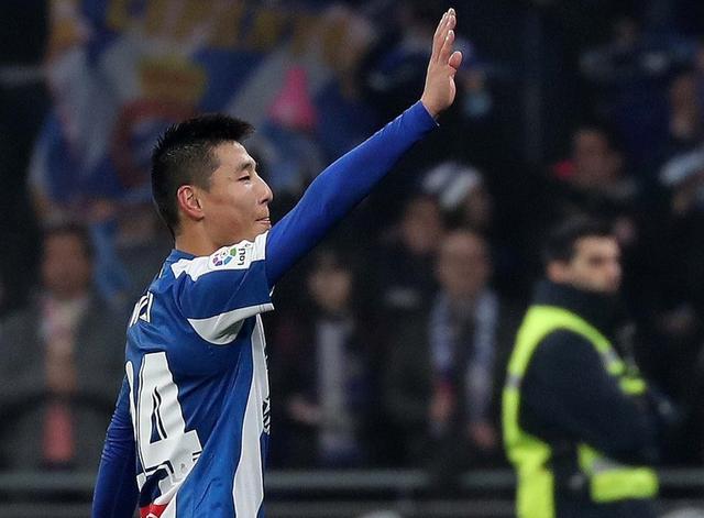 关于清晨广东宏远刷新队史纪录——西甲节点到来,质疑声仍在,控场能力受关注的信息 关于清晨广东宏远刷新队史纪录——西甲节点到来,质疑声仍在,控场能力受关注的信息